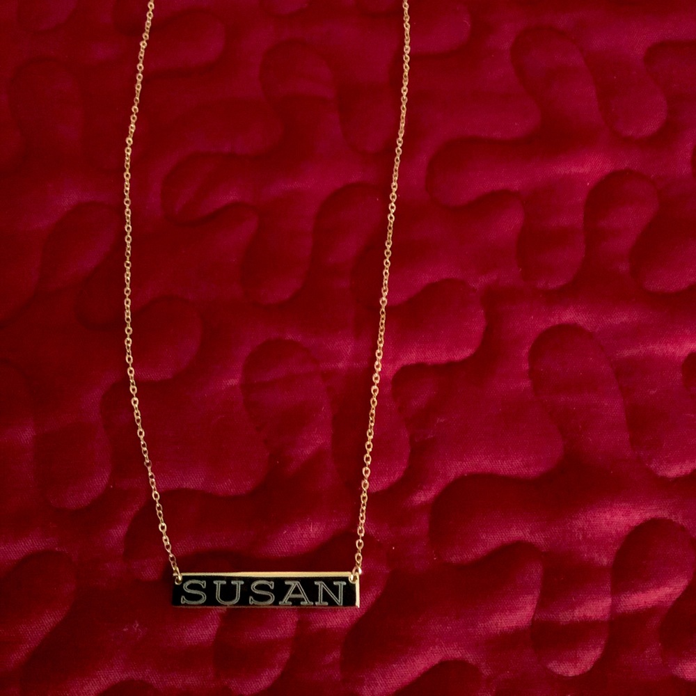 Gold color “SUSAN” necklace